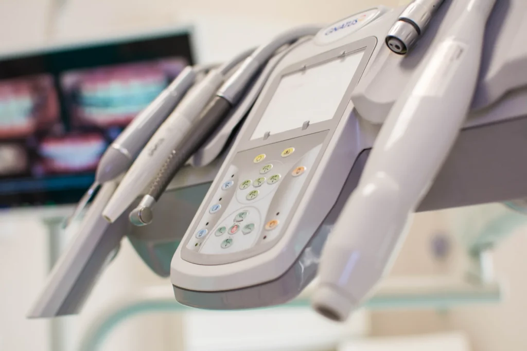 Equipamiento odontológico de AMO Centro Odontológico en Chacabuco